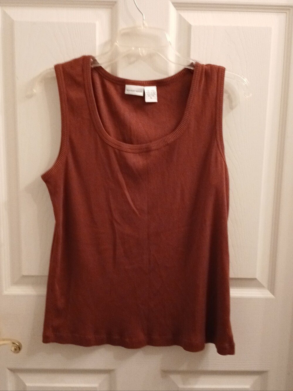 Newport News Women's Tank Top Size 1X Burgundy Chic Casual Classic Layering
